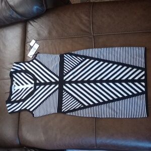 DEX Black Ivory Sleeveless Body Con ‎Dress size: Medium New